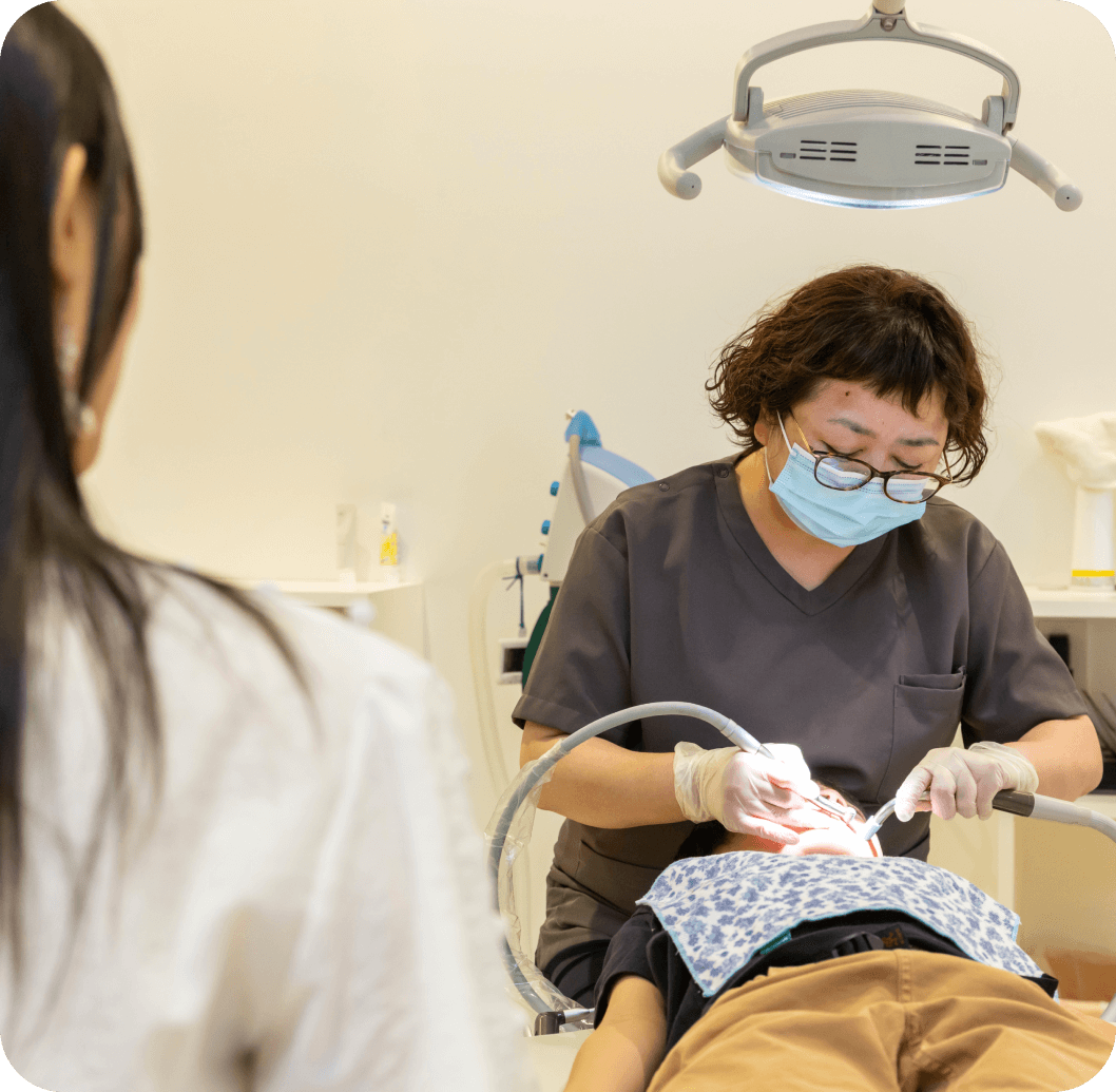 温かみ溢れる院内は患者様もスタッフも快適に過ごせます